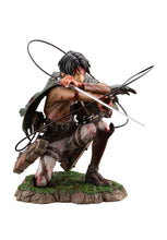 Load image into Gallery viewer, Attack on Titan PVC Statue 1/7 - Levi (17 cm)
