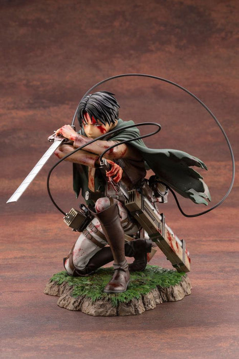 Attack on Titan PVC Statue 1/7 - Levi (17 cm)