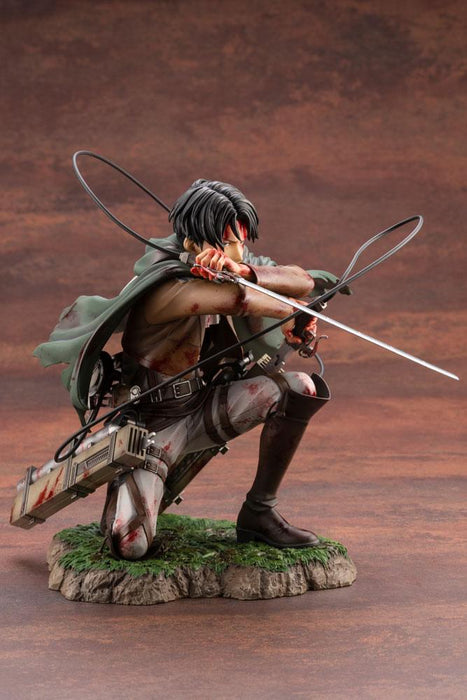 Attack on Titan PVC Statue 1/7 - Levi (17 cm)