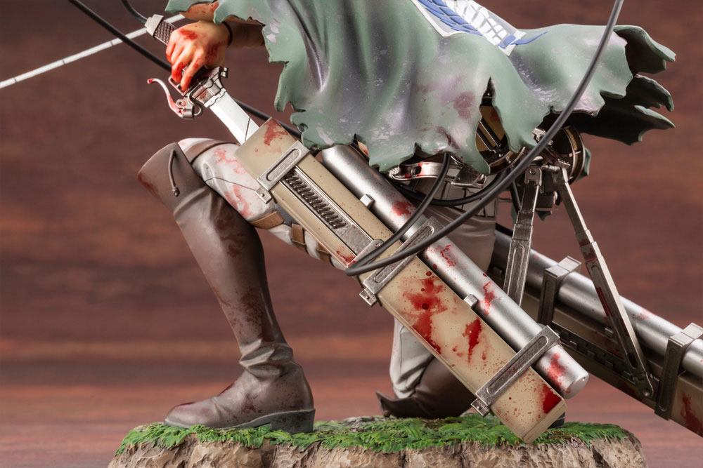 Attack on Titan PVC Statue 1/7 - Levi (17 cm)