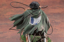 Load image into Gallery viewer, Attack on Titan PVC Statue 1/7 - Levi (17 cm)
