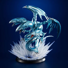 Lade das Bild in den Galerie-Viewer, Yu-Gi-Oh! PVC Statue - Blue Eyes Ultimate Dragon (14 cm)

