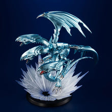 Lade das Bild in den Galerie-Viewer, Yu-Gi-Oh! PVC Statue - Blue Eyes Ultimate Dragon (14 cm)
